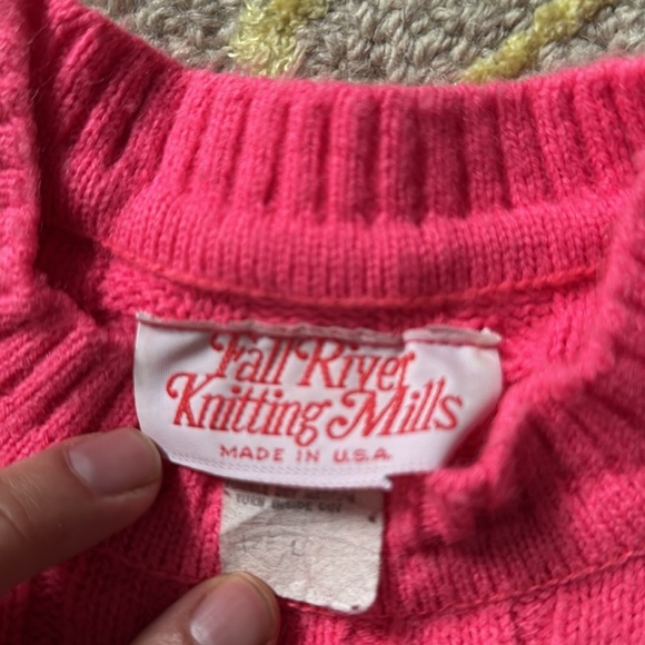Vintage Fall River knitting Mills cable knit hot pink sweater L - Picture 2 of 5